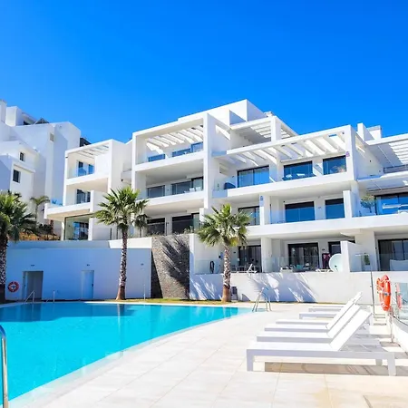 Two Bedroom In Mirador Del Golf Apartment *